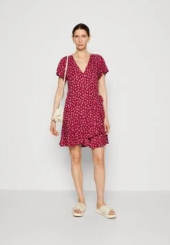 Nieuwkomers -Kleding Hoog Verkoopwinkel 0ba05318c5644273afdc00d61ccc0f92