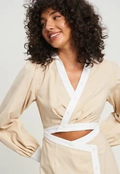 Calli Gillian- Blousejurk - Beige And White -Kleding Hoog Verkoopwinkel 122d22f82789407fa00148650476ca19