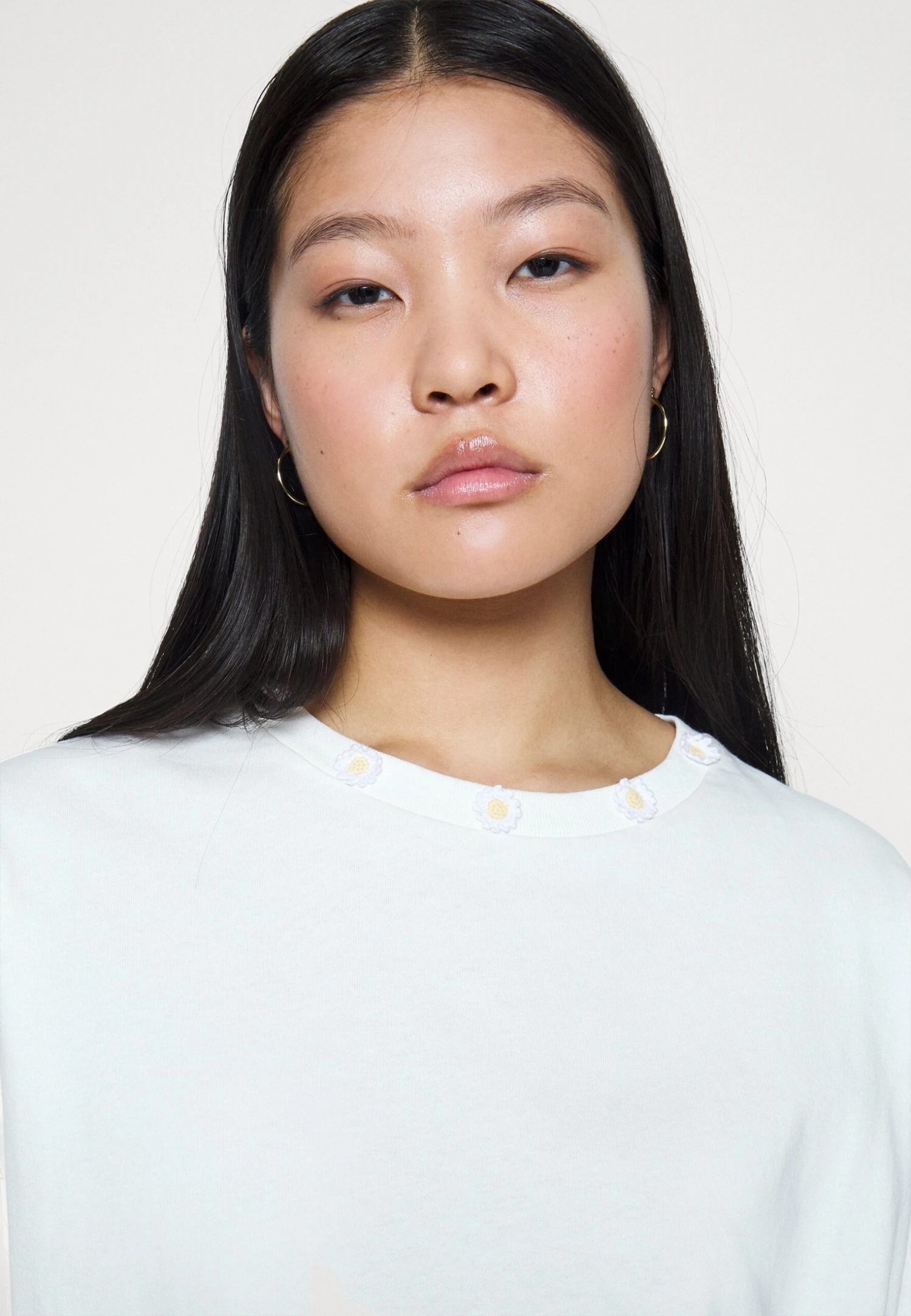 Converse Loose Fit Festival Smoothie Tee - T-Shirt Print - Egret 7 Converse Loose Fit Festival Smoothie Tee - T-Shirt Print - Egret - Image 5