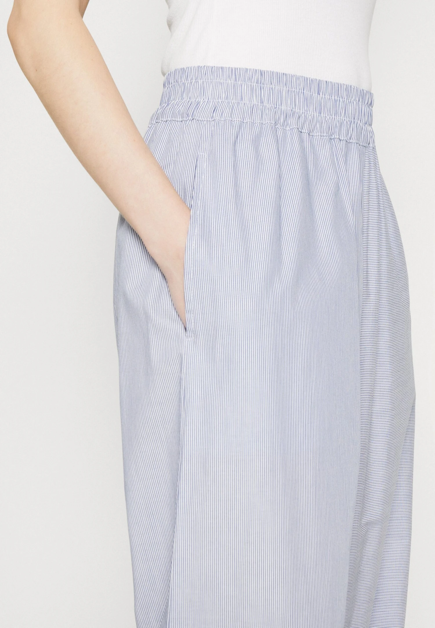 Mads Nørgaard Popla Lola Pants - Broek - Estate Blue/Cloud Dancer 8 Mads Nørgaard Popla Lola Pants - Broek - Estate Blue/Cloud Dancer - Image 6