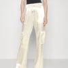 Guess Chantal Pants - Cargobroek - Pearl Oyster