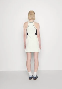 Lacoste Ef 70V - Jerseyjurk - Flour -Kleding Hoog Verkoopwinkel 88fb80aa3e96415fb847338915950aec