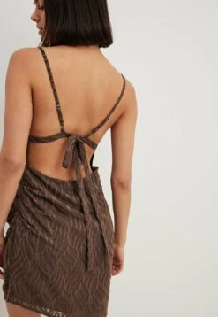 NA-KD Strukturiertes Mini Mit Am Rücken - Jurk - Brown -Kleding Hoog Verkoopwinkel a8d75af36ff84c82a239c61fc3ab7989