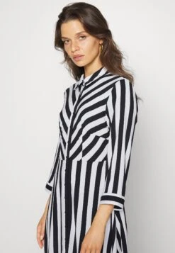 Yassavanna Long Shirt Dress- Maxi-Jurk - Black/White -Kleding Hoog Verkoopwinkel a9ba32c1a1c24cefa42b2a3f6f8ab890