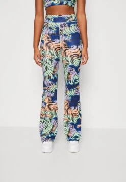 Puma Dare To Feelin Xtra Flared Pants - Broek - Black