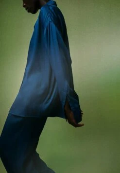 NA-KD FliessendeAus - Overhemdblouse - Navy -Kleding Hoog Verkoopwinkel c4471ee46f6c4abab92f4f7ea3e428f0