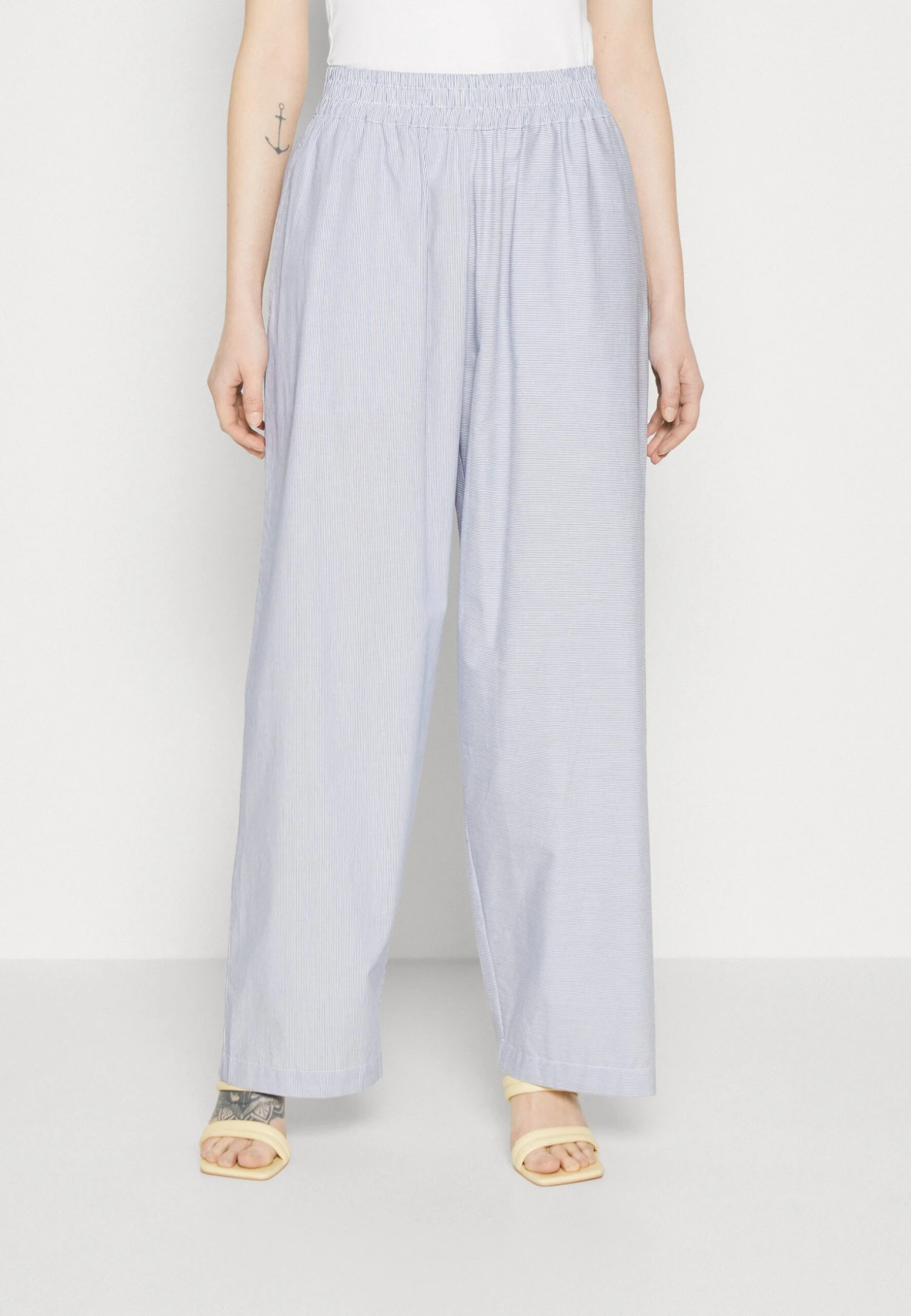 Mads Nørgaard Popla Lola Pants - Broek - Estate Blue/Cloud Dancer 3 Mads Nørgaard Popla Lola Pants - Broek - Estate Blue/Cloud Dancer