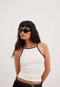 NA-KD Tank- Mit Kontrastierendem Bindedetail - Top - White/Black