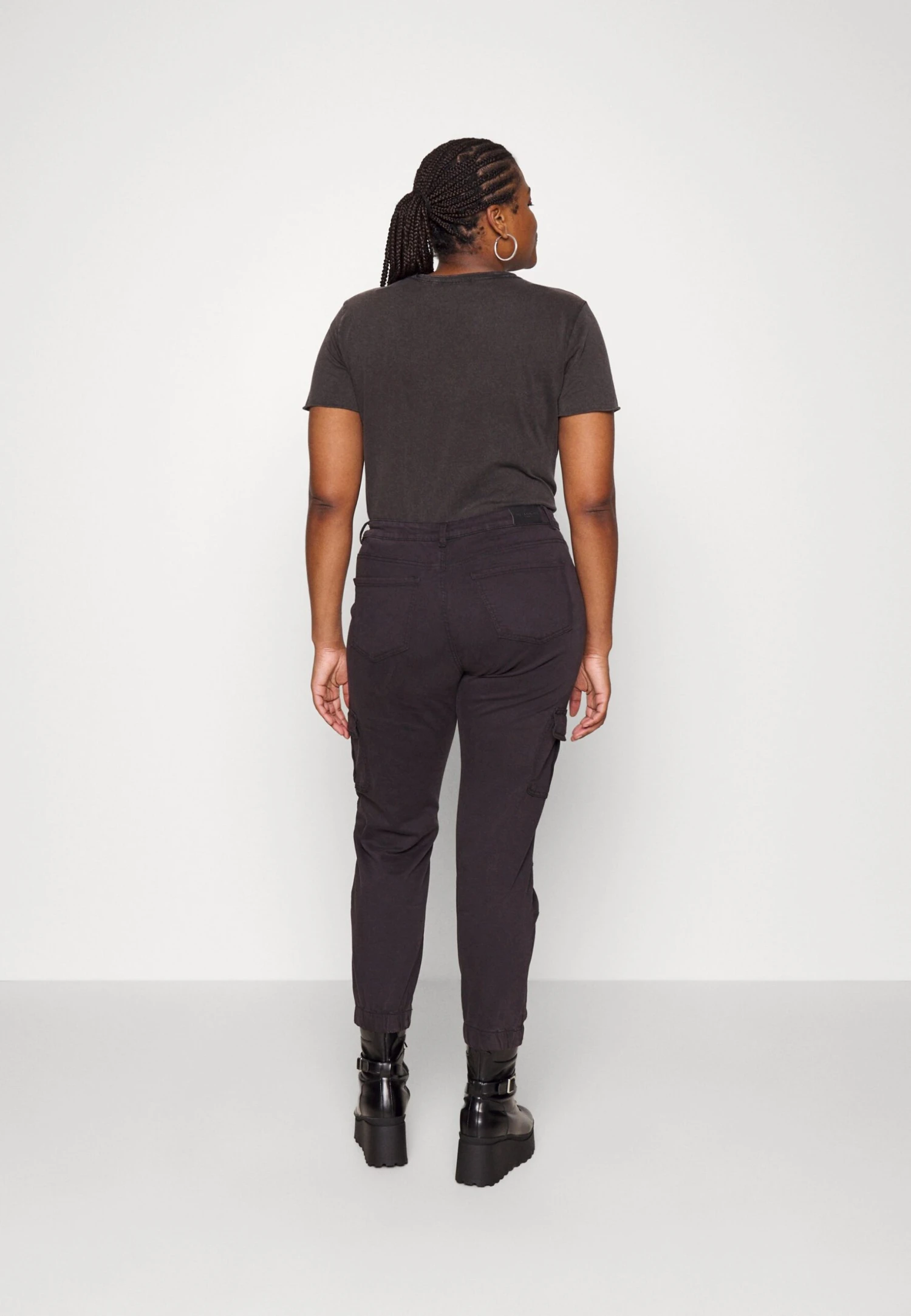 ONLY CARMAKOMA Carmissouri - Broek - Washed Black 5 ONLY CARMAKOMA Carmissouri - Broek - Washed Black - Image 3