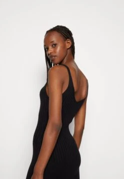 Hollister Co. Bib Bare Sweater Midi Dress - Etui-Jurk - Black -Kleding Hoog Verkoopwinkel f6ae7016b6be46e5bc5a7c41e814a132